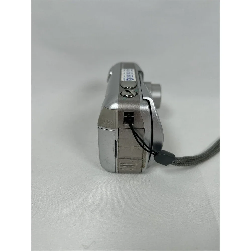 Olympus Camedia D-580 Silver Zoom 4.0MP Digital Camera w/ Memory Card WORKING